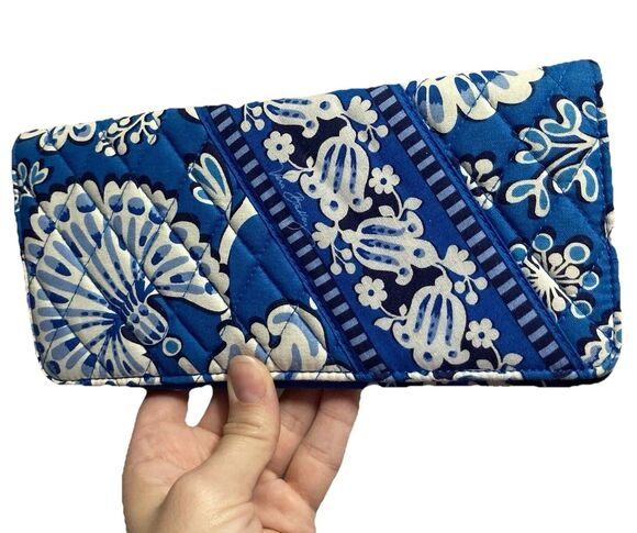 Vera Bradley Handbags - Vera Bradley clutch Wallet Pocket Book Magnetic Closure Blue Paisley